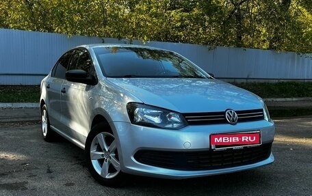 Volkswagen Polo VI (EU Market), 2013 год, 815 000 рублей, 2 фотография