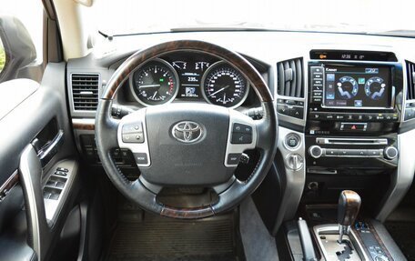 Toyota Land Cruiser 200, 2012 год, 4 175 590 рублей, 24 фотография