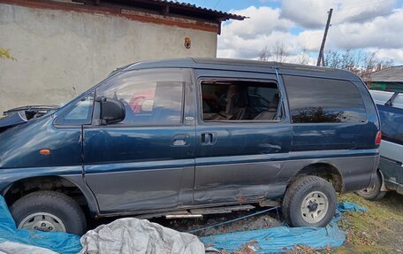 Mitsubishi Delica IV, 1995 год, 400 000 рублей, 2 фотография