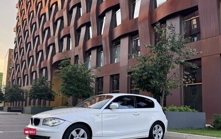 BMW 1 серия, 2011 год, 880 000 рублей, 1 фотография