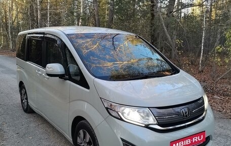 Honda Stepwgn IV, 2015 год, 2 000 000 рублей, 6 фотография