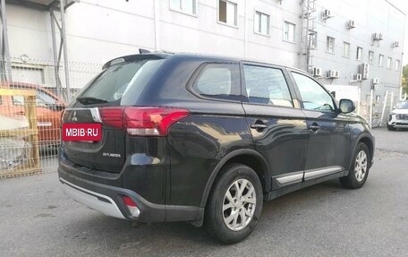 Mitsubishi Outlander III рестайлинг 3, 2019 год, 1 999 000 рублей, 4 фотография