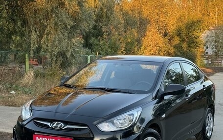 Hyundai Solaris II рестайлинг, 2011 год, 1 350 000 рублей, 1 фотография