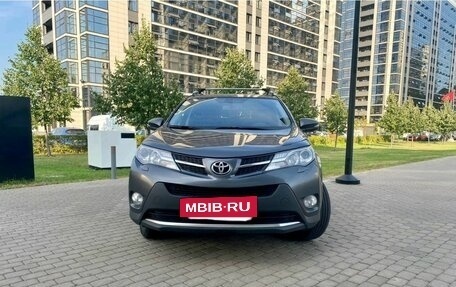 Toyota RAV4, 2013 год, 2 499 000 рублей, 2 фотография