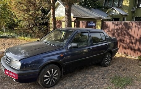 Volkswagen Vento, 1998 год, 320 000 рублей, 2 фотография