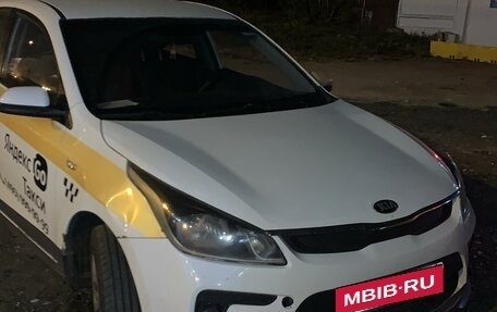 KIA Rio IV, 2018 год, 810 000 рублей, 3 фотография