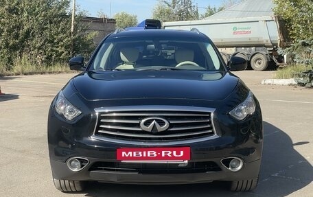 Infiniti QX70, 2016 год, 2 750 000 рублей, 3 фотография