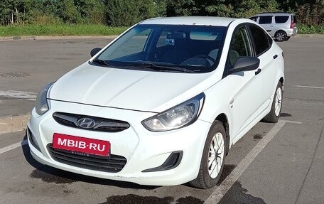 Hyundai Solaris II рестайлинг, 2012 год, 630 000 рублей, 9 фотография