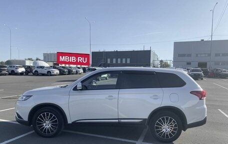 Mitsubishi Outlander III рестайлинг 3, 2019 год, 2 699 000 рублей, 8 фотография