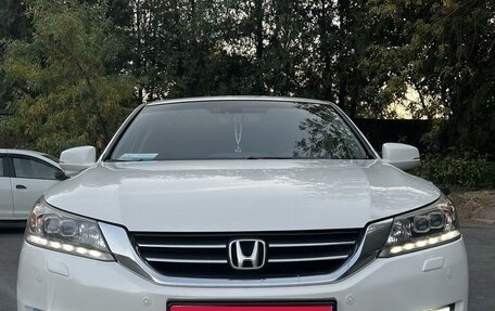 Honda Accord IX рестайлинг, 2013 год, 1 700 000 рублей, 1 фотография