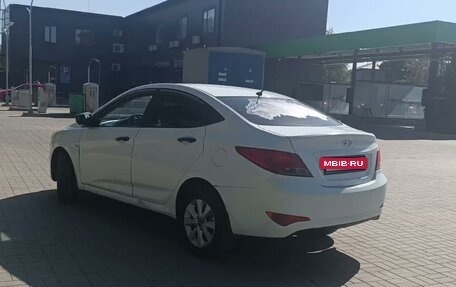 Hyundai Solaris II рестайлинг, 2015 год, 800 000 рублей, 9 фотография