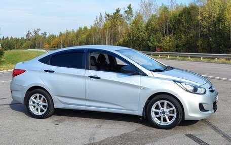 Hyundai Solaris II рестайлинг, 2011 год, 850 000 рублей, 3 фотография