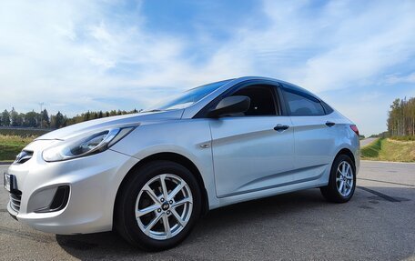 Hyundai Solaris II рестайлинг, 2011 год, 850 000 рублей, 8 фотография