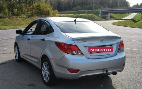 Hyundai Solaris II рестайлинг, 2011 год, 850 000 рублей, 4 фотография