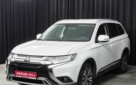 Mitsubishi Outlander III рестайлинг 3, 2019 год, 2 459 000 рублей, 1 фотография