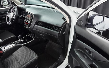 Mitsubishi Outlander III рестайлинг 3, 2019 год, 2 459 000 рублей, 9 фотография