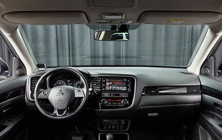 Mitsubishi Outlander III рестайлинг 3, 2019 год, 2 459 000 рублей, 8 фотография