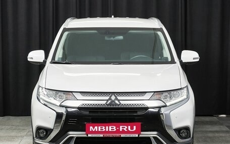 Mitsubishi Outlander III рестайлинг 3, 2019 год, 2 459 000 рублей, 2 фотография