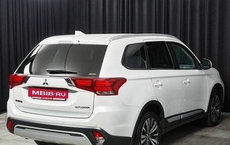 Mitsubishi Outlander III рестайлинг 3, 2019 год, 2 459 000 рублей, 4 фотография