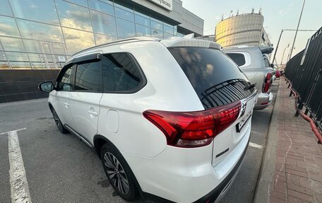 Mitsubishi Outlander III рестайлинг 3, 2019 год, 2 245 000 рублей, 4 фотография