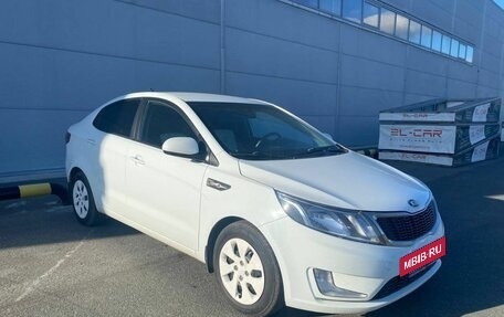 KIA Rio III рестайлинг, 2013 год, 900 000 рублей, 3 фотография