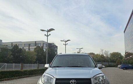 Toyota RAV4, 2004 год, 1 100 000 рублей, 2 фотография