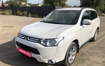 Mitsubishi Outlander III рестайлинг 3, 2013 год, 1 560 000 рублей, 1 фотография