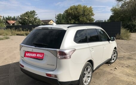 Mitsubishi Outlander III рестайлинг 3, 2013 год, 1 560 000 рублей, 4 фотография