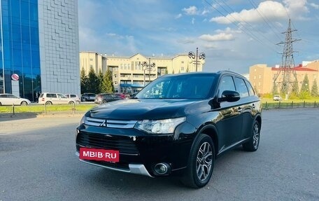 Mitsubishi Outlander III рестайлинг 3, 2014 год, 2 099 999 рублей, 2 фотография