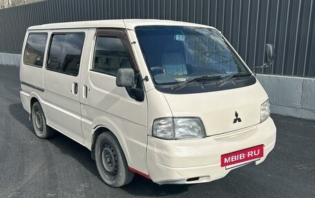 Mitsubishi Delica IV, 2003 год, 450 000 рублей, 3 фотография