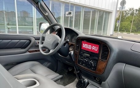 Toyota Land Cruiser 100 рестайлинг 2, 2006 год, 1 850 000 рублей, 12 фотография