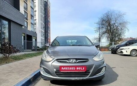 Hyundai Solaris II рестайлинг, 2011 год, 675 000 рублей, 2 фотография