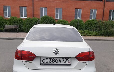 Volkswagen Jetta VI, 2011 год, 850 000 рублей, 4 фотография