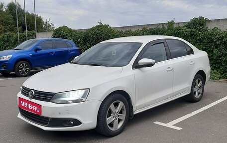 Volkswagen Jetta VI, 2011 год, 850 000 рублей, 3 фотография