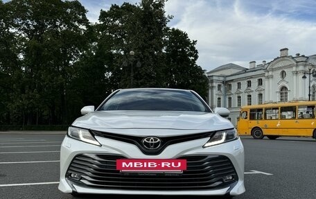 Toyota Camry, 2018 год, 2 750 000 рублей, 2 фотография