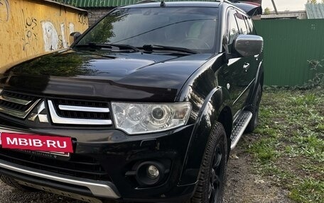 Mitsubishi Pajero Sport II рестайлинг, 2013 год, 2 250 000 рублей, 2 фотография