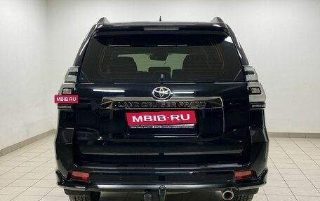 Toyota Land Cruiser Prado 150 рестайлинг 2, 2020 год, 7 700 000 рублей, 5 фотография