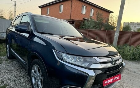 Mitsubishi Outlander III рестайлинг 3, 2017 год, 1 749 000 рублей, 3 фотография