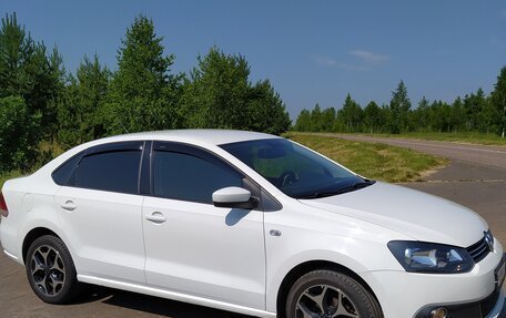 Volkswagen Polo VI (EU Market), 2013 год, 920 000 рублей, 2 фотография