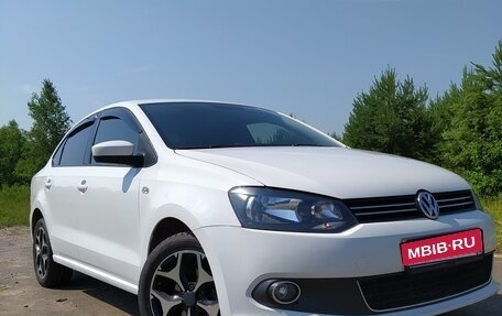 Volkswagen Polo VI (EU Market), 2013 год, 920 000 рублей, 3 фотография