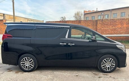 Toyota Alphard III, 2017 год, 5 200 000 рублей, 3 фотография