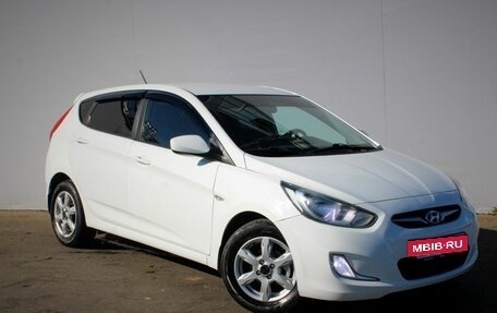 Hyundai Solaris II рестайлинг, 2012 год, 720 000 рублей, 3 фотография