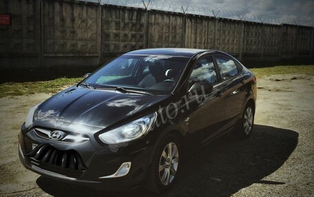 Hyundai Solaris II рестайлинг, 2011 год, 310 000 рублей, 1 фотография