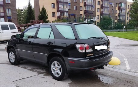 Lexus RX IV рестайлинг, 2002 год, 1 400 000 рублей, 6 фотография