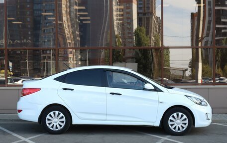 Hyundai Solaris II рестайлинг, 2012 год, 898 000 рублей, 5 фотография