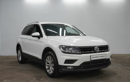 Volkswagen Tiguan II, 2019 год, 2 430 000 рублей, 3 фотография