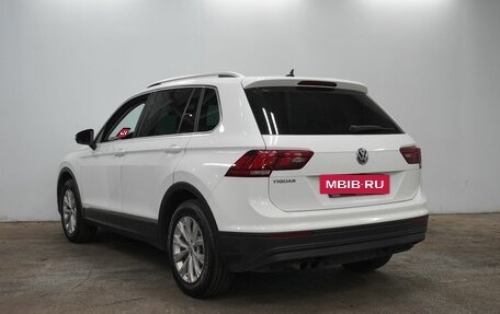 Volkswagen Tiguan II, 2019 год, 2 430 000 рублей, 6 фотография