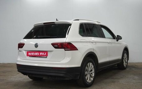 Volkswagen Tiguan II, 2019 год, 2 430 000 рублей, 8 фотография