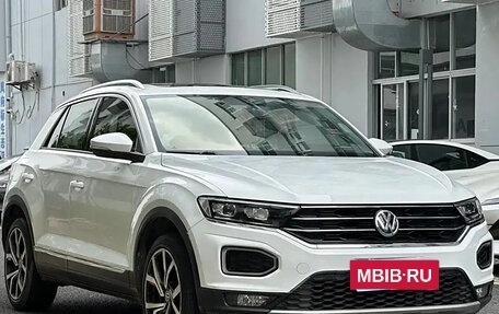 Volkswagen T-Roc I, 2021 год, 1 700 000 рублей, 2 фотография