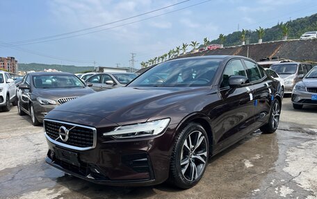 Volvo S60 III, 2021 год, 3 400 000 рублей, 2 фотография